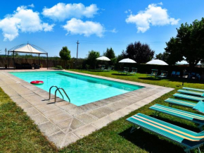 Stunninh villa in Cortona with mountain views